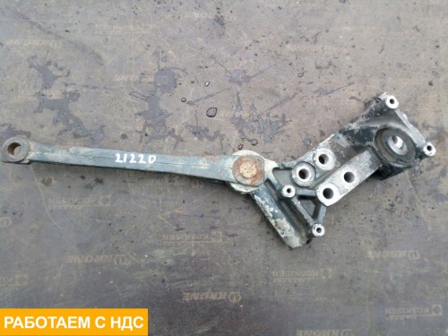 Кронштейн переднего бампера правый