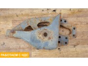 Кронштейн крепления передней рессоры левый